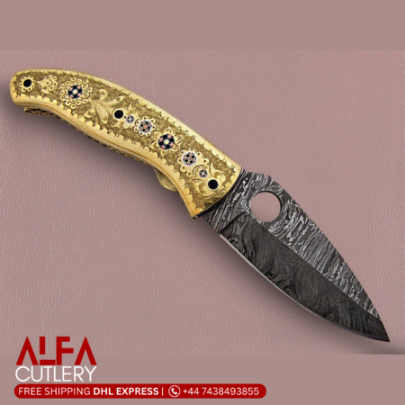 Damascuss Steel Folding Knife With Metal Handle in Super Quality